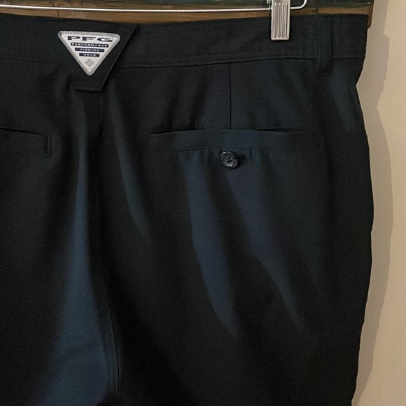 Columbia Black PFG Regular Fit Shorts Size 38 - Picture 13 of 16